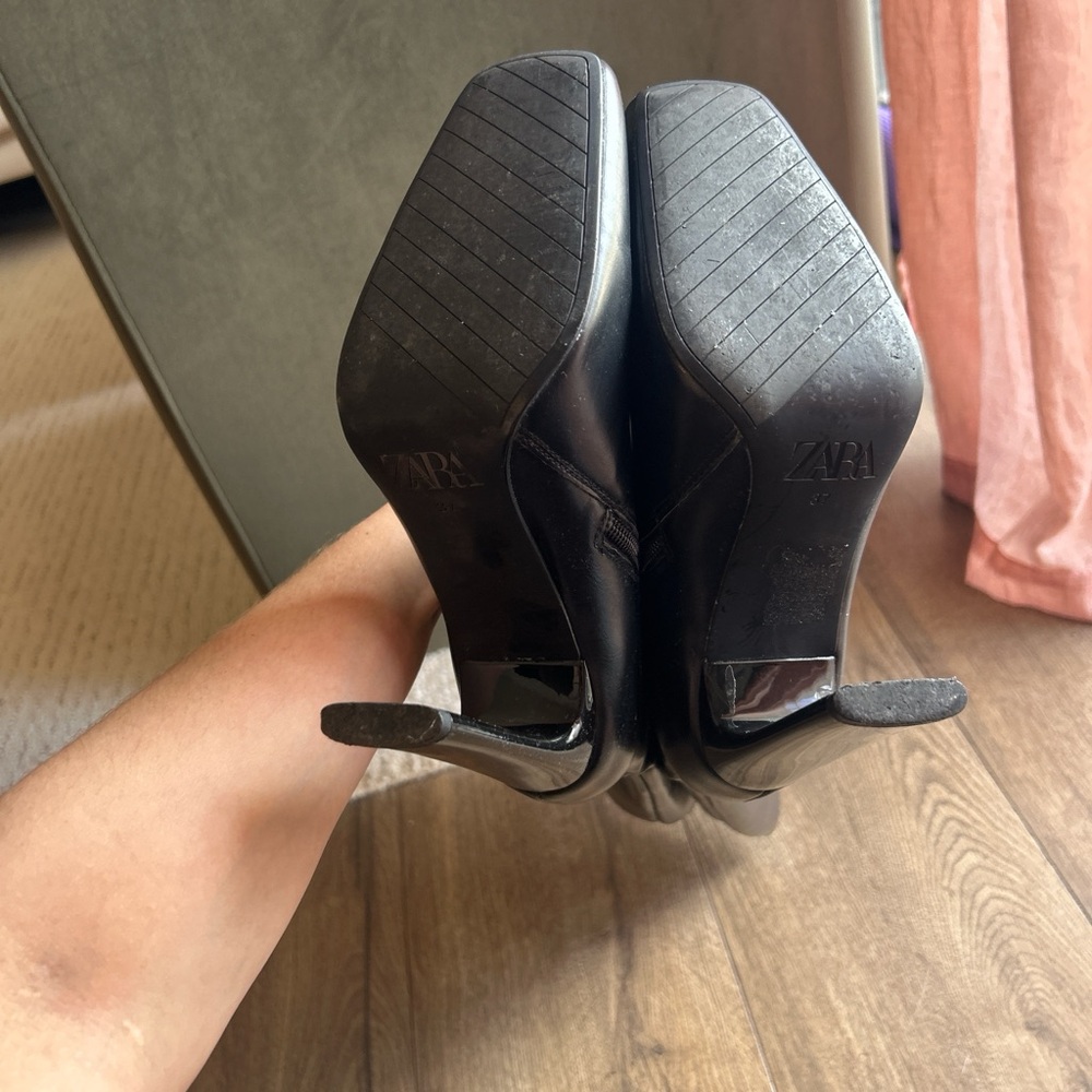 Zara Black Women's Square-Toe Heeled Boots